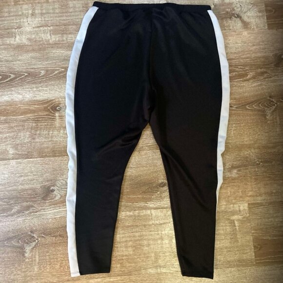 Torrid size 4 Black Active pant with white stripe - Picture 3 of 3